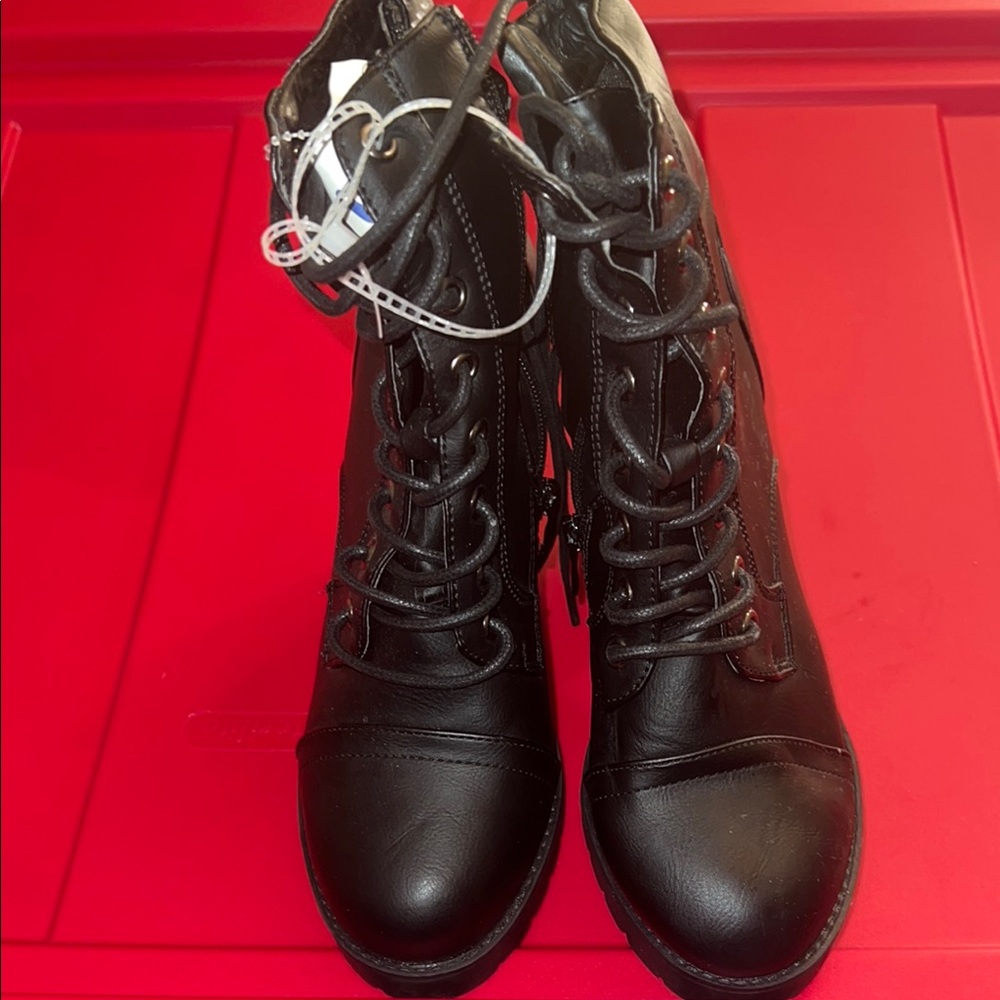 Black Ankle Boots with Rugged Style and Durable Sole